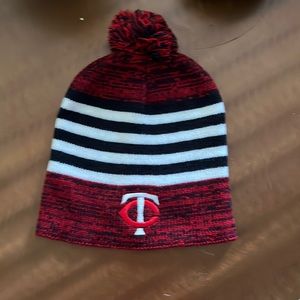 Men’s winter Minnesota twins beanie